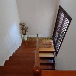 Casa com 314m², 3 dormitórios, 2 vagas, no bairro São Virgílio em Caxias do Sul para Comprar