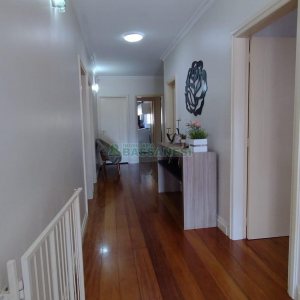 Casa com 314m², 3 dormitórios, 2 vagas, no bairro São Virgílio em Caxias do Sul para Comprar