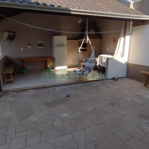 Casa com 314m², 3 dormitórios, 2 vagas, no bairro São Virgílio em Caxias do Sul para Comprar