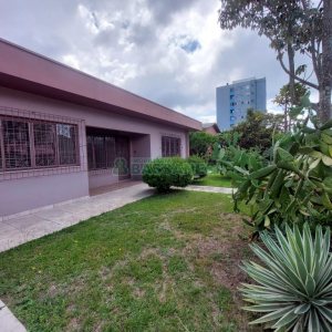 Casa com 160m², 3 dormitórios, 1 vaga, no bairro Esplanada em Caxias do Sul para Alugar