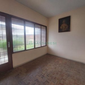 Casa com 160m², 3 dormitórios, 1 vaga, no bairro Esplanada em Caxias do Sul para Alugar