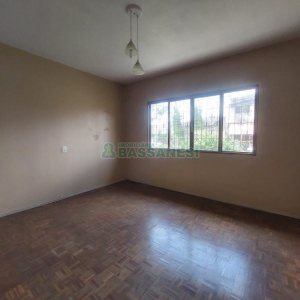 Casa com 160m², 3 dormitórios, 1 vaga, no bairro Esplanada em Caxias do Sul para Alugar