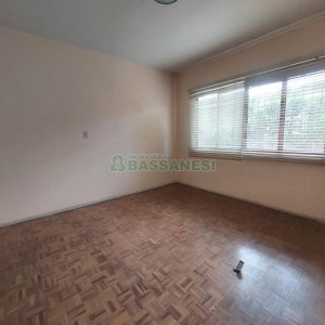 Casa com 160m², 3 dormitórios, 1 vaga, no bairro Esplanada em Caxias do Sul para Alugar