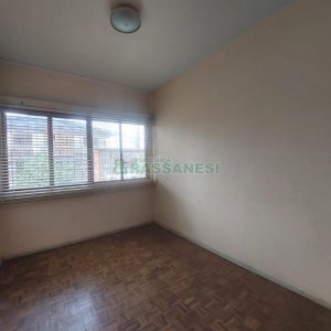 Casa com 160m², 3 dormitórios, 1 vaga, no bairro Esplanada em Caxias do Sul para Alugar