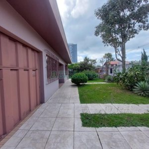 Casa com 160m², 3 dormitórios, 1 vaga, no bairro Esplanada em Caxias do Sul para Alugar