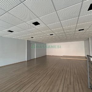 Loja com 107m², 1 vaga, no bairro Bela Vista em Caxias do Sul para Alugar