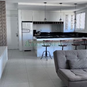 Apto Mobiliado com 54m², 1 dormitório, 1 vaga, no bairro Centro em Caxias do Sul para Alugar