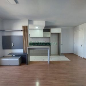 Apartamento com 54m², 2 dormitórios, 1 vaga, no bairro São Leopoldo em Caxias do Sul para Alugar