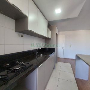 Apartamento com 54m², 2 dormitórios, 1 vaga, no bairro São Leopoldo em Caxias do Sul para Alugar