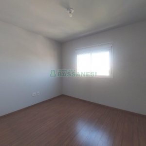 Apartamento com 54m², 2 dormitórios, 1 vaga, no bairro São Leopoldo em Caxias do Sul para Alugar