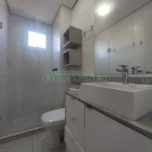 Apartamento com 54m², 2 dormitórios, 1 vaga, no bairro São Leopoldo em Caxias do Sul para Alugar