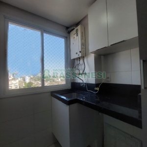 Apartamento com 54m², 2 dormitórios, 1 vaga, no bairro São Leopoldo em Caxias do Sul para Alugar