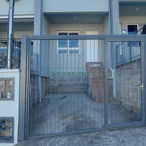 Sobrado com 64m², 2 dormitórios, no bairro Nossa Senhora do Rosário em Caxias do Sul para Alugar