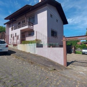 Casa com 300m², 4 dormitórios, 3 vagas, no bairro Universitário em Caxias do Sul para Alugar