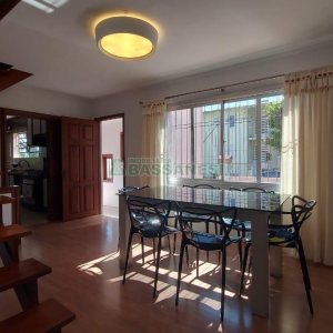 Casa com 300m², 4 dormitórios, 3 vagas, no bairro Universitário em Caxias do Sul para Alugar