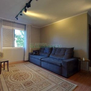 Casa com 300m², 4 dormitórios, 3 vagas, no bairro Universitário em Caxias do Sul para Alugar