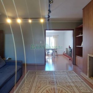 Casa com 300m², 4 dormitórios, 3 vagas, no bairro Universitário em Caxias do Sul para Alugar