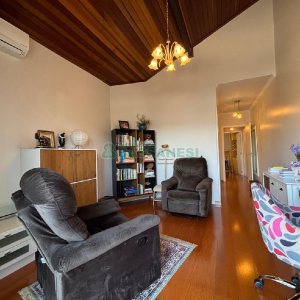 Casa Mobiliada com 180m², 3 dormitórios, 2 vagas, no bairro Santa Catarina em Caxias do Sul para Alugar