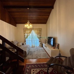 Casa Mobiliada com 180m², 3 dormitórios, 2 vagas, no bairro Santa Catarina em Caxias do Sul para Alugar