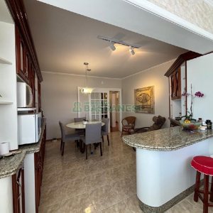 Casa Mobiliada com 180m², 3 dormitórios, 2 vagas, no bairro Santa Catarina em Caxias do Sul para Alugar