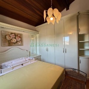 Casa Mobiliada com 180m², 3 dormitórios, 2 vagas, no bairro Santa Catarina em Caxias do Sul para Alugar