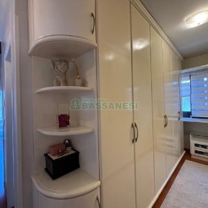 Casa Mobiliada com 180m², 3 dormitórios, 2 vagas, no bairro Santa Catarina em Caxias do Sul para Alugar