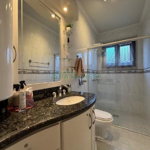 Casa Mobiliada com 180m², 3 dormitórios, 2 vagas, no bairro Santa Catarina em Caxias do Sul para Alugar