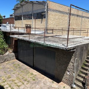 Casa Mobiliada com 180m², 3 dormitórios, 2 vagas, no bairro Santa Catarina em Caxias do Sul para Alugar