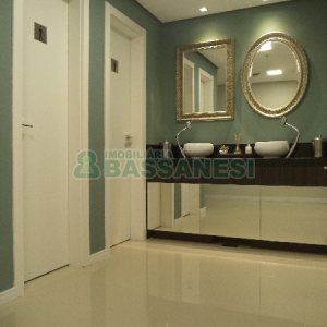 Sala, 1 vaga, no bairro Villagio Iguatemi em Caxias do Sul para Alugar