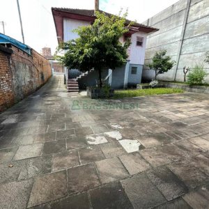 Casa com 209m², 3 dormitórios, 1 vaga, no bairro Bela Vista em Caxias do Sul para Comprar