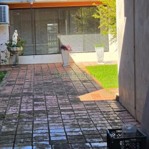 Casa com 360m², 3 dormitórios, 2 vagas, no bairro Cinqüentenário em Caxias do Sul para Comprar