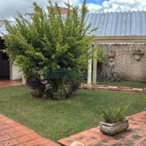 Casa, 3 dormitórios, 2 vagas, no bairro Cinqüentenário em Caxias do Sul para Comprar