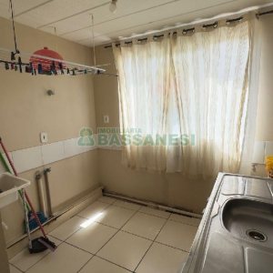 Apartamento com 62m², 2 dormitórios, 1 vaga, no bairro Santa Corona em Caxias do Sul para Alugar