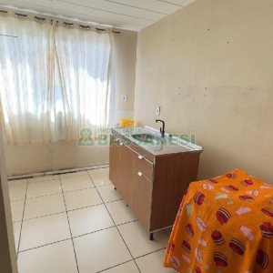 Apartamento com 62m², 2 dormitórios, 1 vaga, no bairro Santa Corona em Caxias do Sul para Alugar