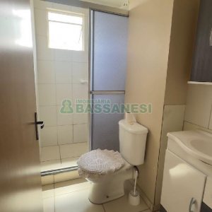 Apartamento com 62m², 2 dormitórios, 1 vaga, no bairro Santa Corona em Caxias do Sul para Alugar