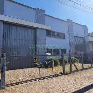 Pavilhão com 565m², no bairro São José em Caxias do Sul para Alugar