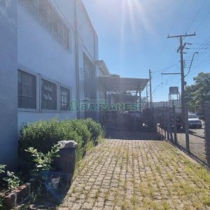 Pavilhão com 565m², no bairro São José em Caxias do Sul para Alugar