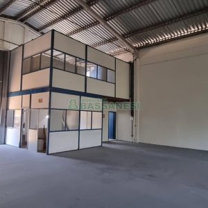 Pavilhão com 565m², no bairro São José em Caxias do Sul para Alugar