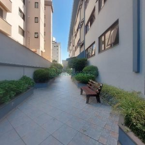 Apto Mobiliado com 119m², 3 dormitórios, 2 vagas, no bairro Centro em Caxias do Sul para Alugar