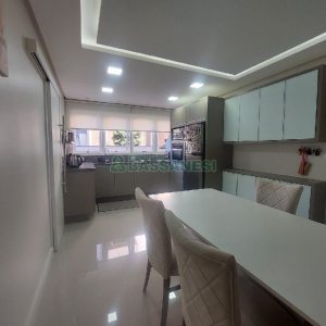 Apto Mobiliado com 119m², 3 dormitórios, 2 vagas, no bairro Centro em Caxias do Sul para Alugar