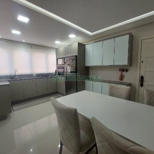 Apto Mobiliado com 119m², 3 dormitórios, 2 vagas, no bairro Centro em Caxias do Sul para Alugar