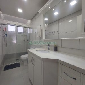 Apto Mobiliado com 119m², 3 dormitórios, 2 vagas, no bairro Centro em Caxias do Sul para Alugar