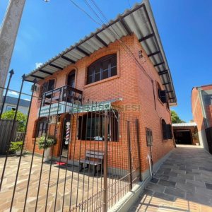 Casa com 192m², 4 dormitórios, 4 vagas, no bairro São José em Caxias do Sul para Comprar