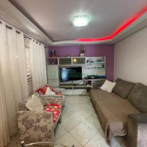 Casa com 192m², 4 dormitórios, 4 vagas, no bairro São José em Caxias do Sul para Comprar