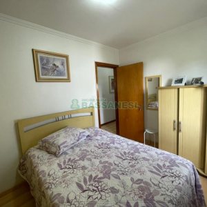 Casa com 192m², 4 dormitórios, 4 vagas, no bairro São José em Caxias do Sul para Comprar