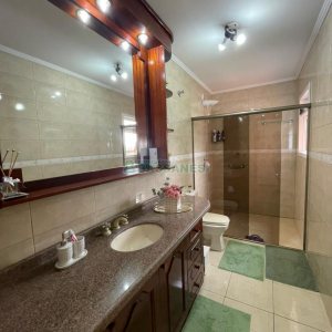 Casa com 192m², 4 dormitórios, 4 vagas, no bairro São José em Caxias do Sul para Comprar