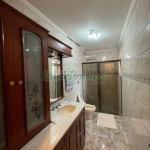 Casa com 192m², 4 dormitórios, 4 vagas, no bairro São José em Caxias do Sul para Comprar