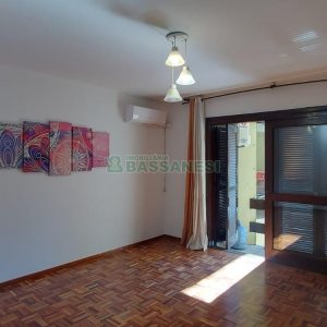 Apartamento com 90m², 2 dormitórios, 2 vagas, no bairro Panazzolo em Caxias do Sul para Alugar