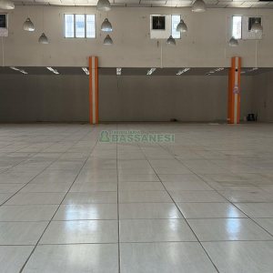 Loja com 3670m², no bairro Centro em Caxias do Sul para Alugar