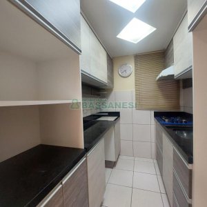 Apartamento com 54m², 2 dormitórios, 1 vaga, no bairro Parque Oasis em Caxias do Sul para Alugar